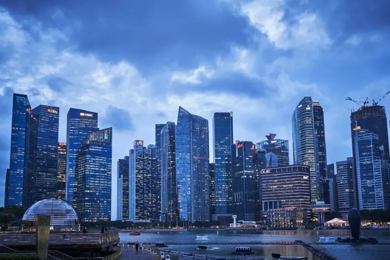 Nền kinh tế Singapore đạt tốc độ tăng trưởng mạnh mẽ trong qu&yacute; 1/2026, khi tổng sản phẩm quốc nội (GDP) tăng 6% so với c&ugrave;ng kỳ năm trước